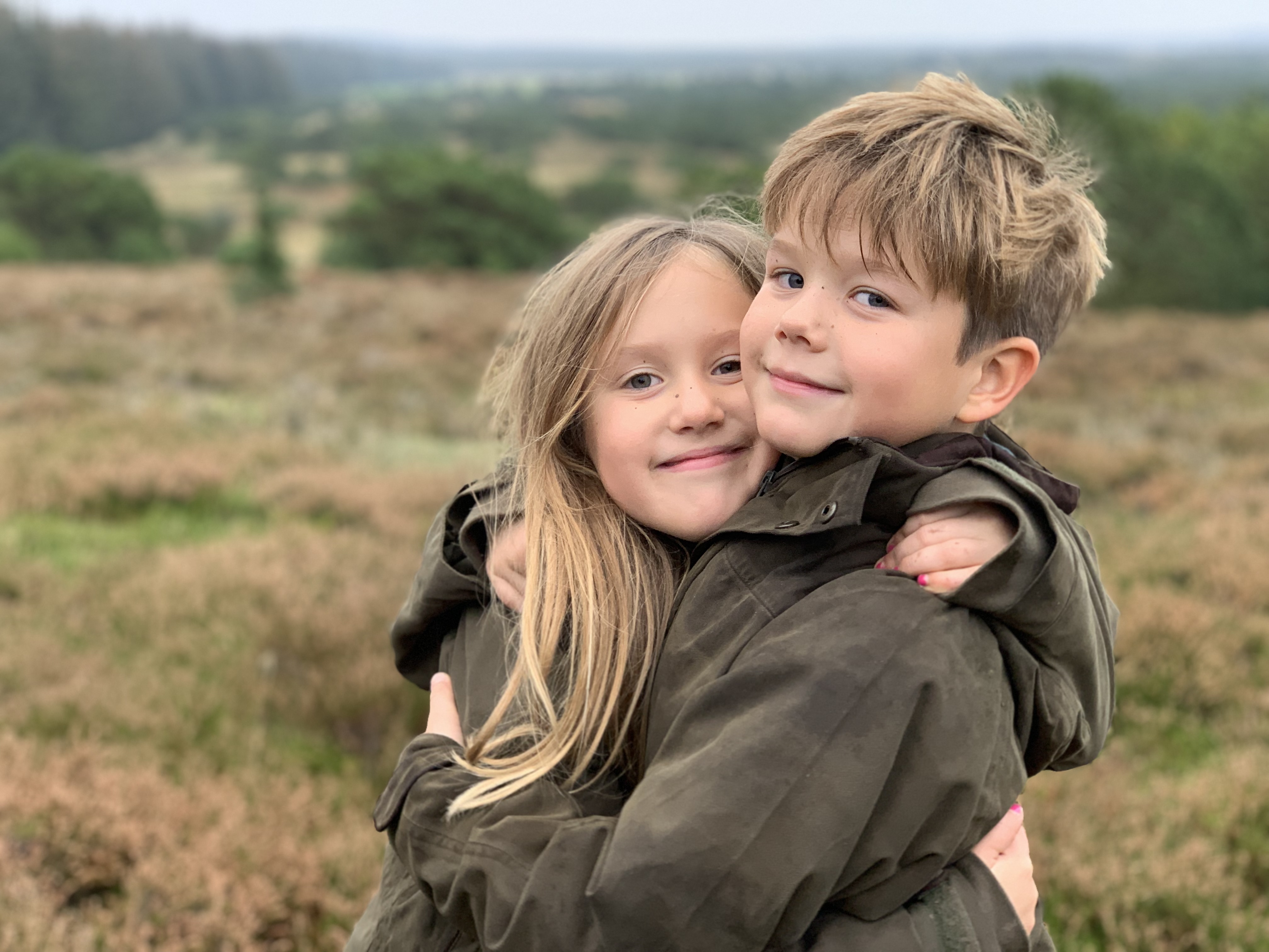 Сестра уильяма франклина миллера. Роман пенчук. Близняшки кэмпбелл. Близнецы мальчики. Близнецы 12.